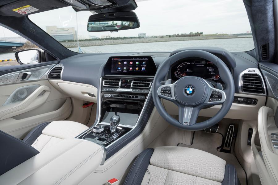 Торпедо BMW M850i xDrive Gran Coupe (G16) 2019 года  (JP) (фото 24 из 27)